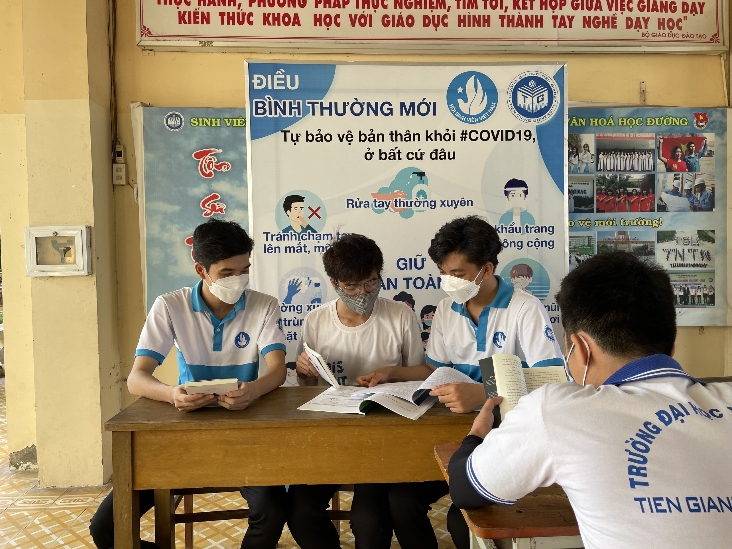 Sinh viên TGU nâng cao ý thức phòng chống dịch tại trường học