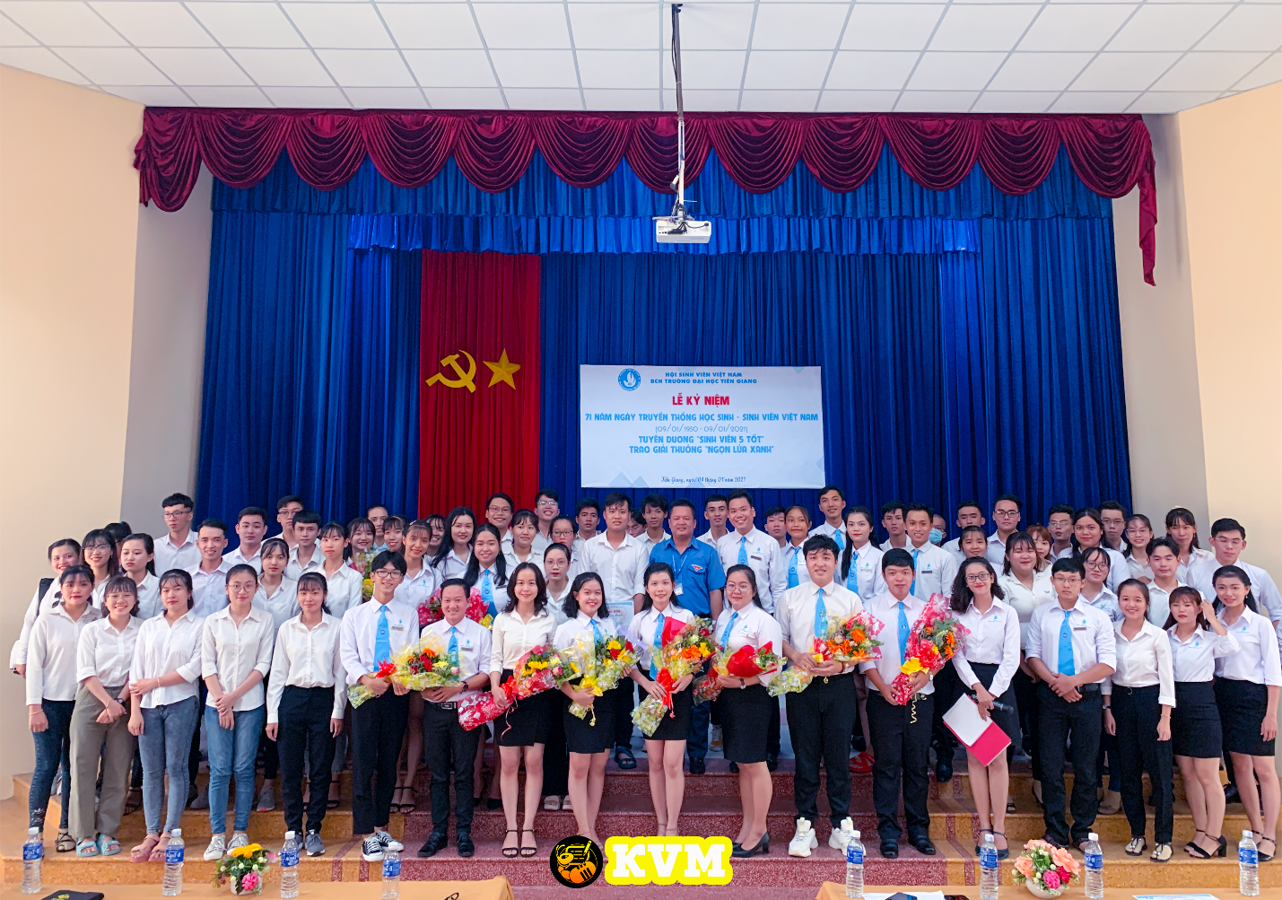 Lễ kỉ niệm 71 năm Ngày truyền thống học sinh – sinh viên Việt Nam (09/01/1950 – 09/01/2021), tuyên dương “Sinh viên 5 tốt” năm học 2019 - 2020 và trao Giải thưởng “Ngọn lửa xanh” năm 2020