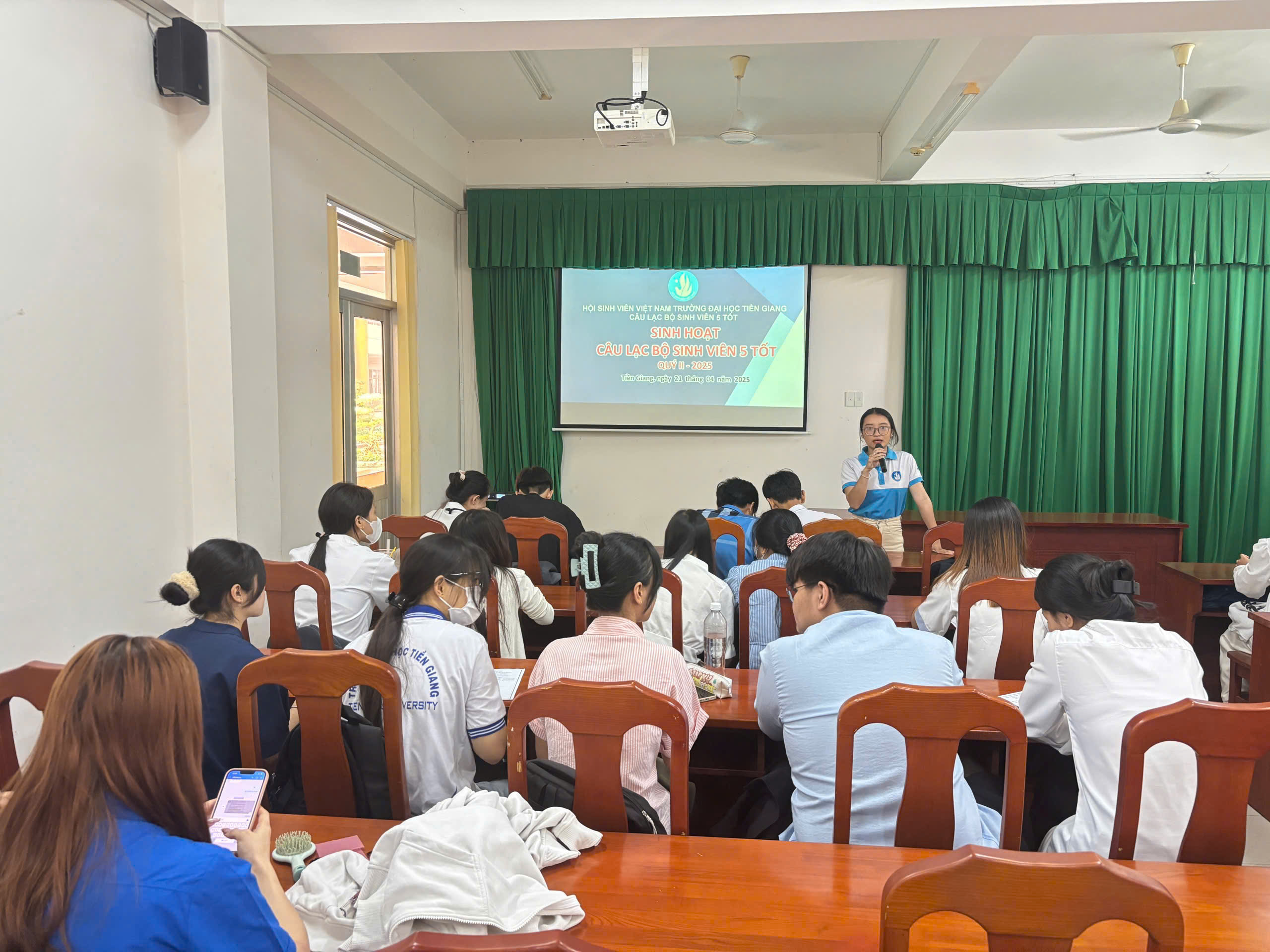 SINH HOẠT CÂU LẠC BỘ “SINH VIÊN 5 TỐT” TRƯỜNG ĐẠI HỌC TIỀN GIANG QUÝ II NĂM 2025