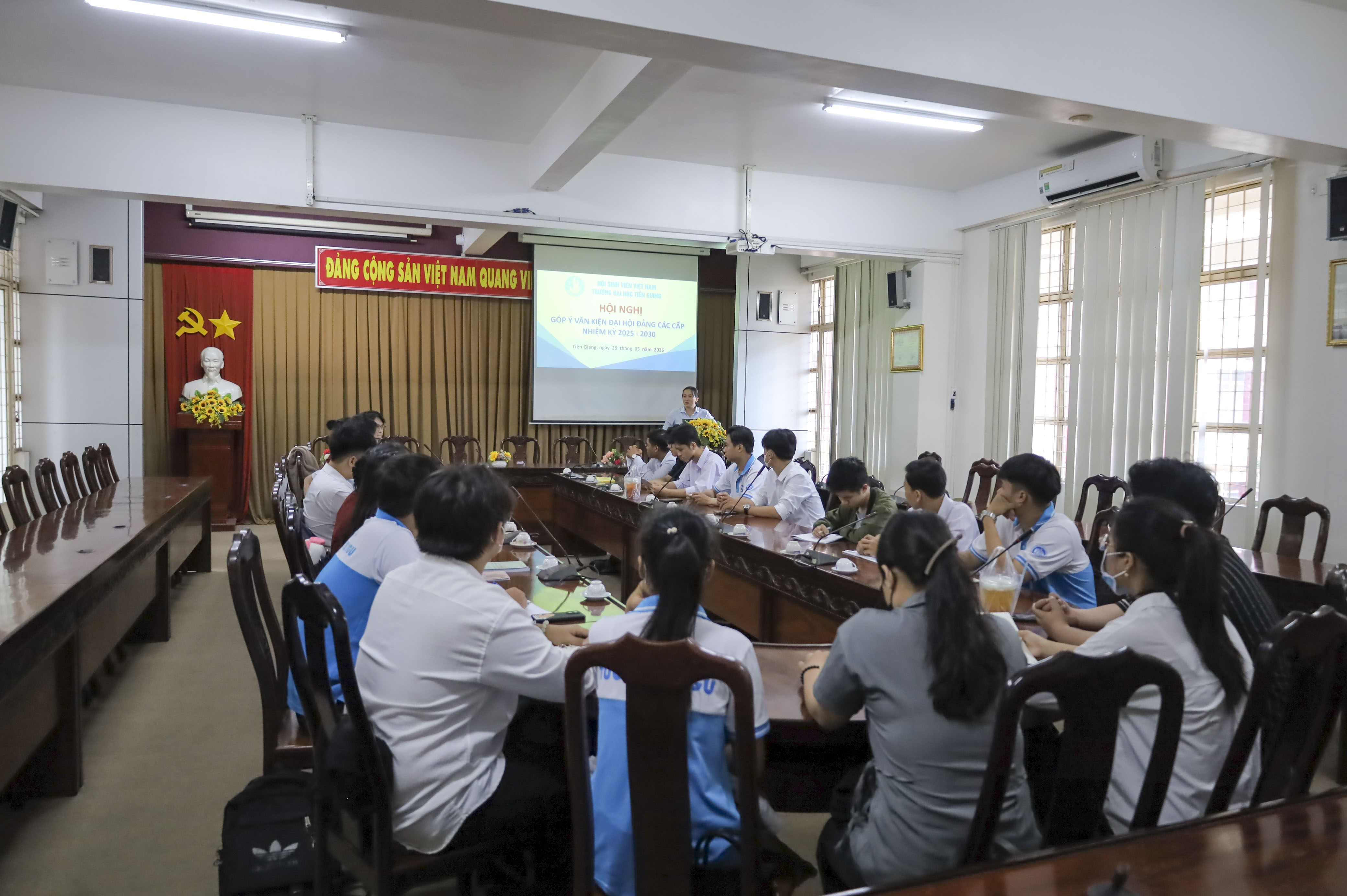 Hội nghị góp ý văn kiện Đại hội Đảng các cấp, nhiệm kỳ 2025-2030