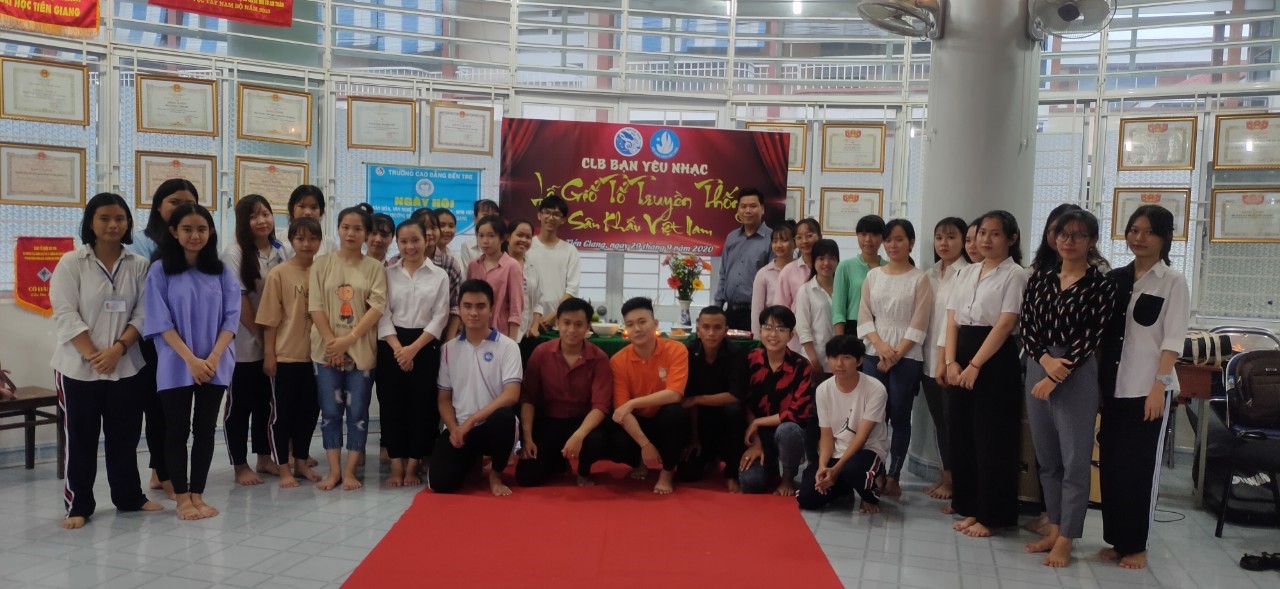 Câu lạc bộ Bạn yêu nhạc Trường Đại học Tiền Giang tổ chức “Lễ Giỗ tổ truyền thống Sân khấu Việt Nam” năm 2020