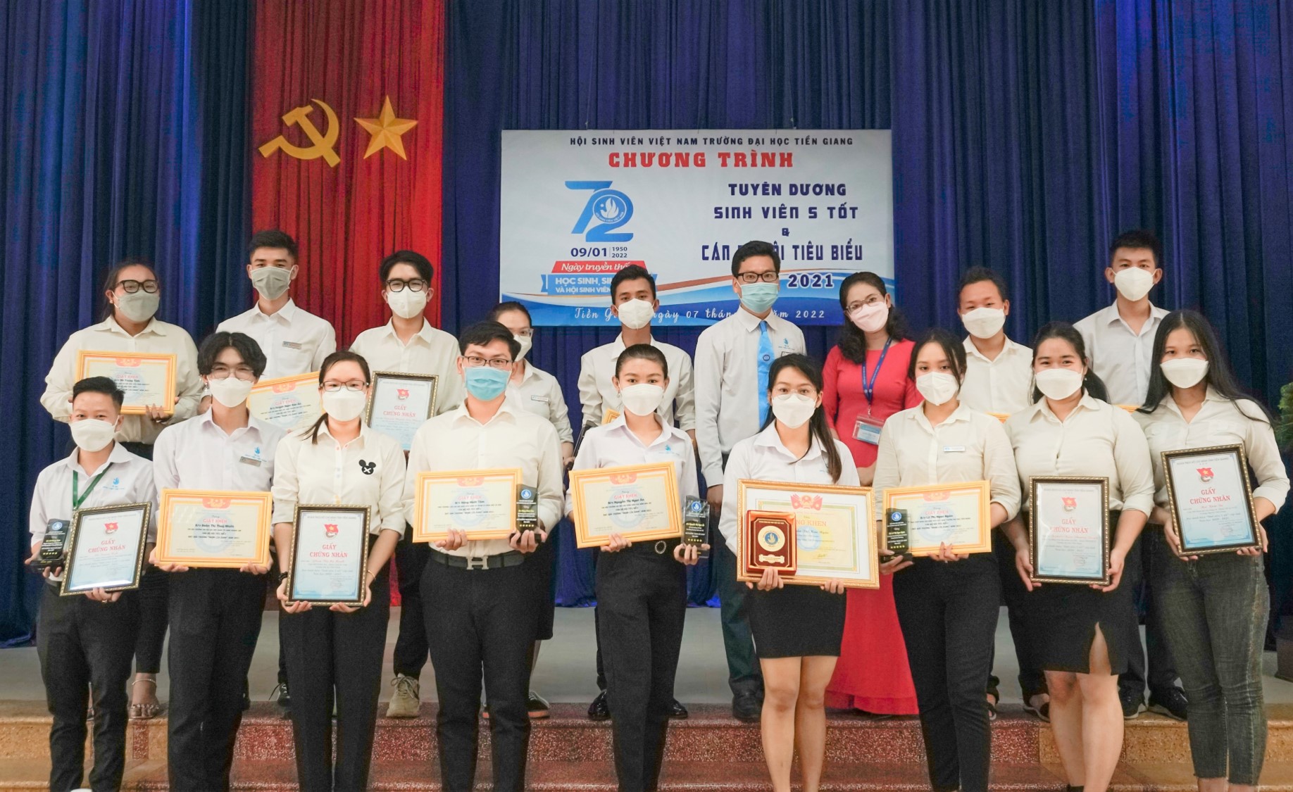 Lễ kỉ niệm 72 năm Ngày HSSV Việt Nam và Hội Sinh viên Việt Nam tuyên dương danh hiệu “Sinh viên 5 tốt” và cán bộ Hội tiêu biểu