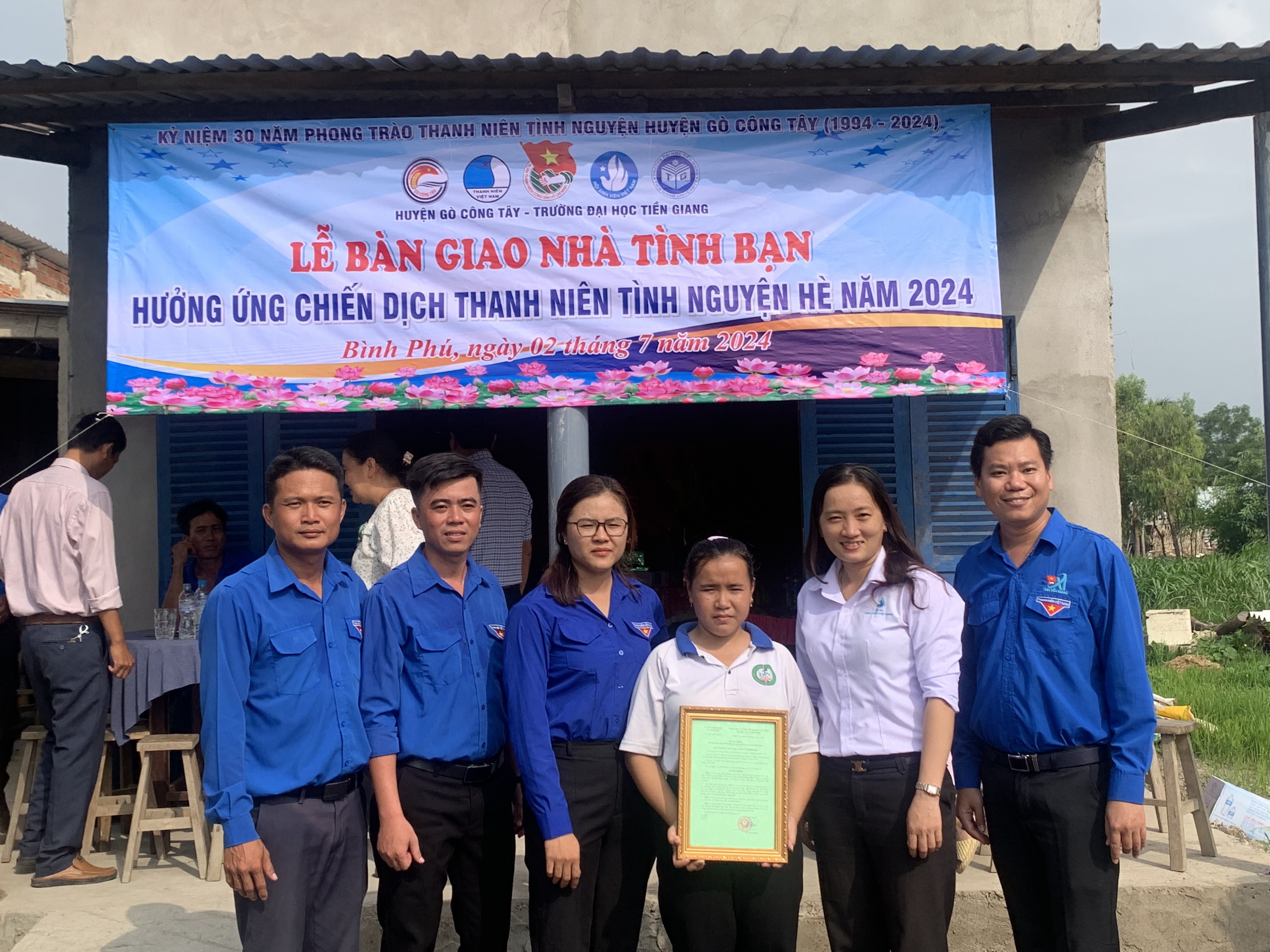 Đoàn Trường Đại học Tiền Giang tổ chức bàn giao “Nhà tình bạn” tại huyện Gò Công Tây